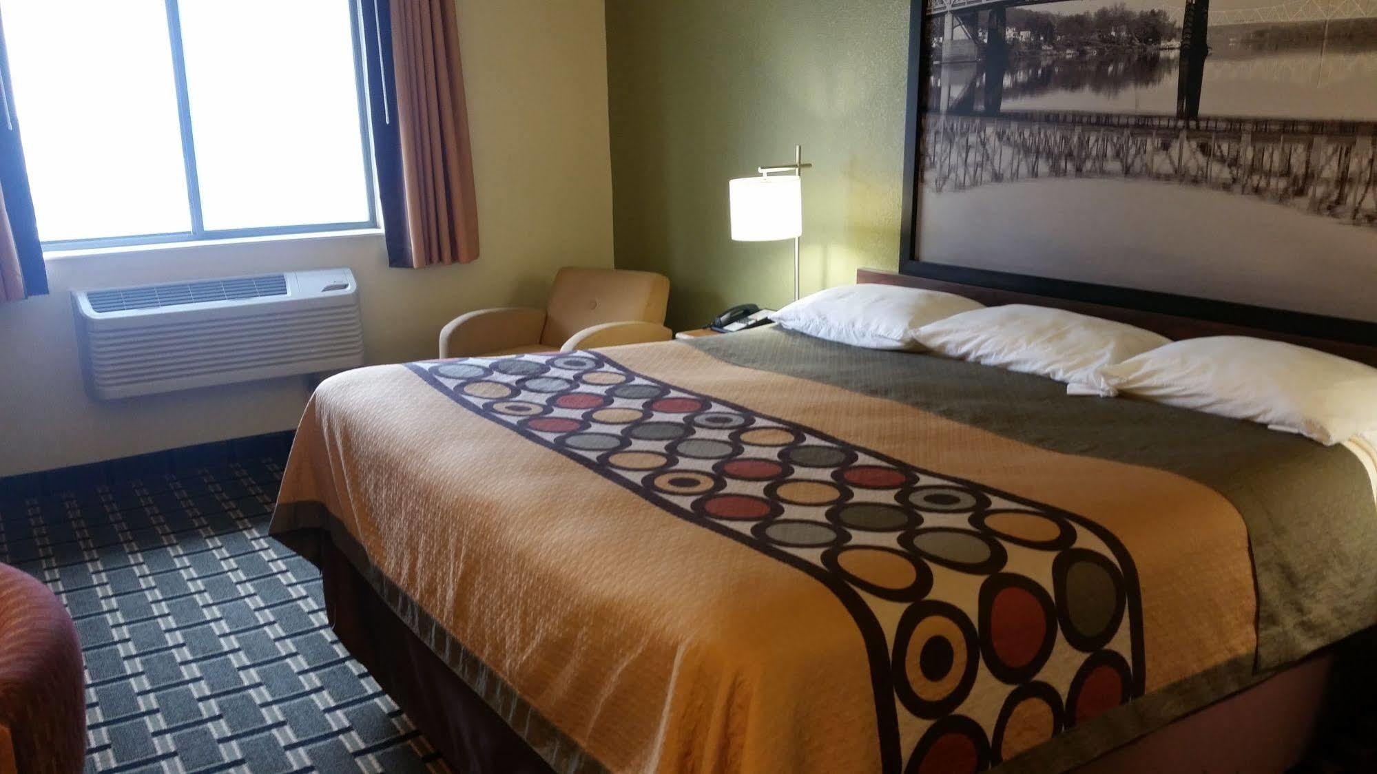 Super 8 By Wyndham Wheeling Wv Ξενοδοχείο Εξωτερικό φωτογραφία