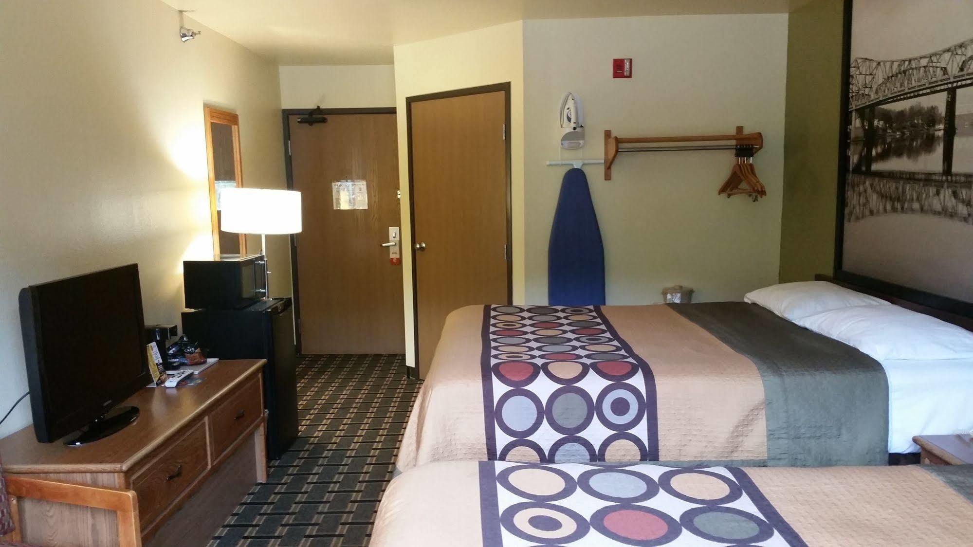 Super 8 By Wyndham Wheeling Wv Ξενοδοχείο Εξωτερικό φωτογραφία